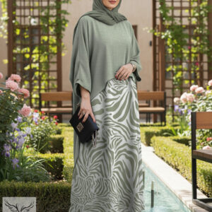 ست دوتکه سارافون و مانتو پانچ دنباله دار مجلسی سایز بزرگ