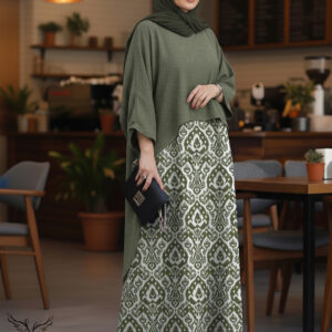 ست دوتکه سارافون و مانتو پانچ دنباله دار مجلسی سایز بزرگ